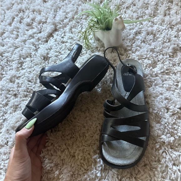 Dansko Comfortable Cute Black Strappy Women's Sandals - Picture 4 of 7